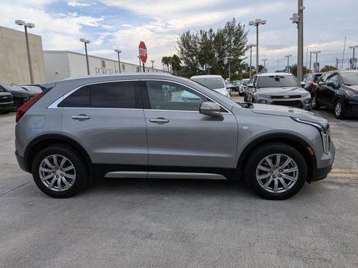 2023 Cadillac XT4 Premium Luxury