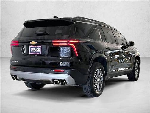 Mosaic Black Metallic 2025 Chevrolet Traverse LT