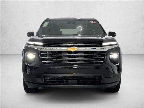 Mosaic Black Metallic 2025 Chevrolet Traverse LT