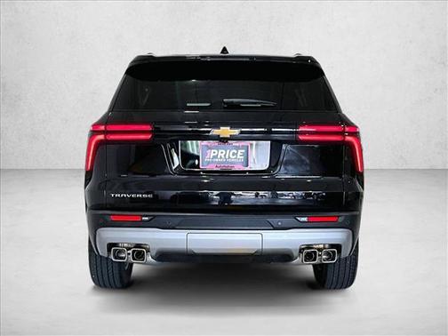 Mosaic Black Metallic 2025 Chevrolet Traverse LT