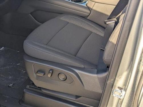2025 Chevrolet Suburban LS