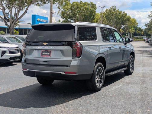 2025 Chevrolet Suburban LS