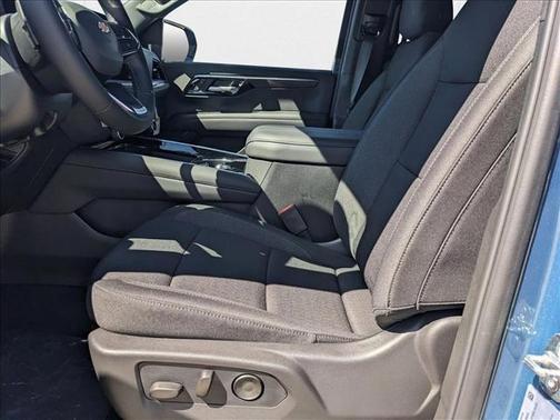 2025 Chevrolet Suburban LS