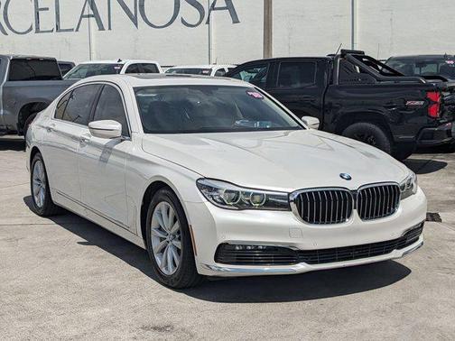 2018 BMW 740 740i