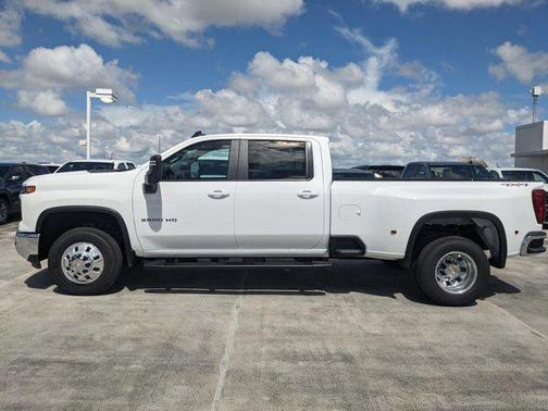 2026 Chevrolet Silverado 3500 LT