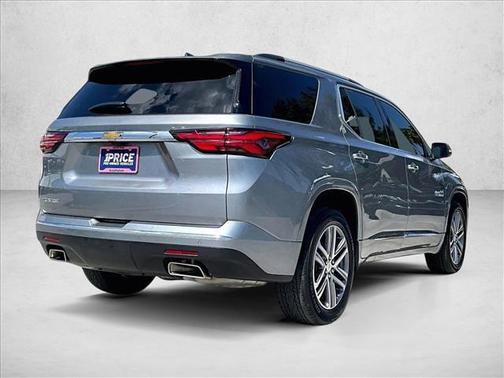 Sterling Gray Metallic 2023 Chevrolet Traverse High Country