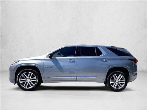 Sterling Gray Metallic 2023 Chevrolet Traverse High Country