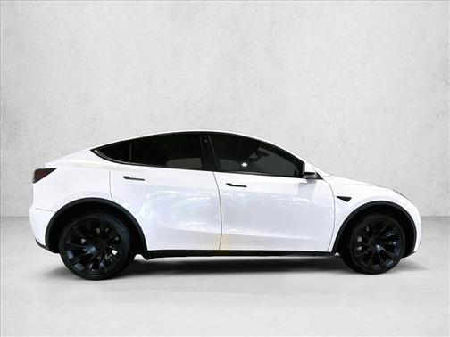 Pearl White Multi-Coat 2022 Tesla Model Y Long Range Dual Motor All-Wheel Drive