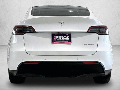Pearl White Multi-Coat 2022 Tesla Model Y Long Range Dual Motor All-Wheel Drive