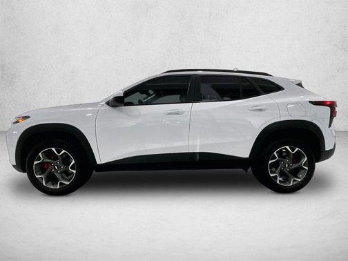 Summit White 2025 Chevrolet Trax LT