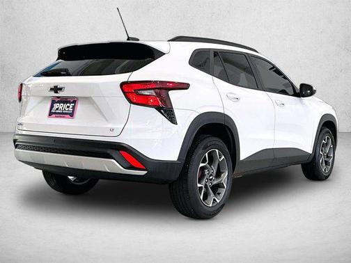 Summit White 2025 Chevrolet Trax LT