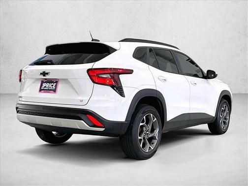Summit White 2025 Chevrolet Trax LT