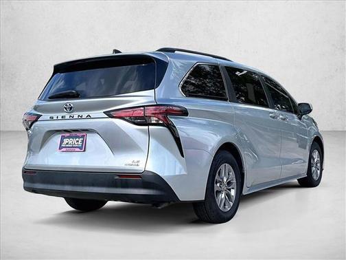 2021 Toyota Sienna LE