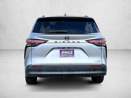 Celestial Silver Metallic 2021 Toyota Sienna LE