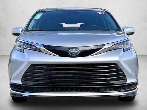 2021 Toyota Sienna LE