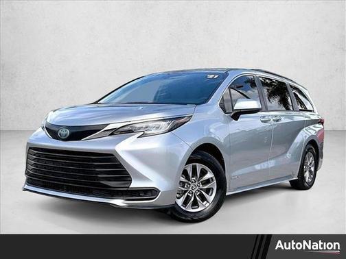 2021 Toyota Sienna LE