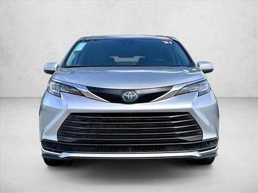 2021 Toyota Sienna LE
