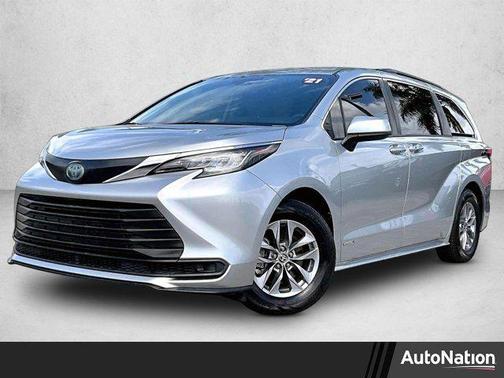 2021 Toyota Sienna LE