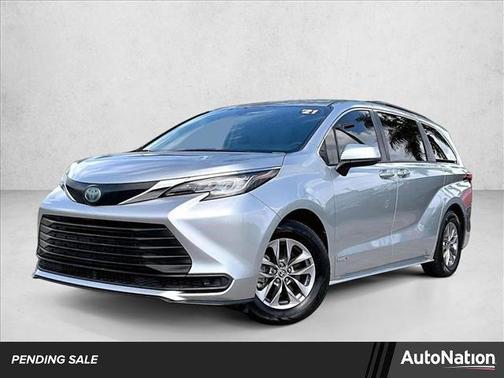 Celestial Silver Metallic 2021 Toyota Sienna LE