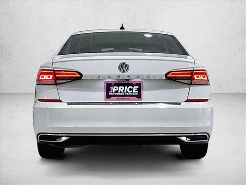 Pure White 2022 Volkswagen Passat 2.0T SE