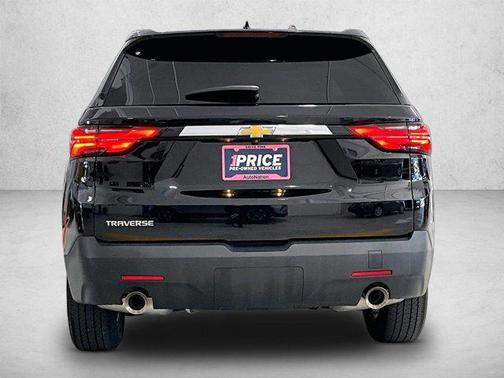 Mosaic Black Metallic 2023 Chevrolet Traverse LS