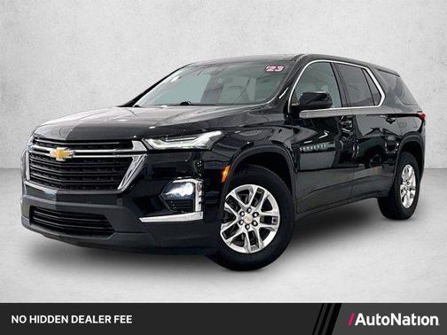 Mosaic Black Metallic 2023 Chevrolet Traverse LS