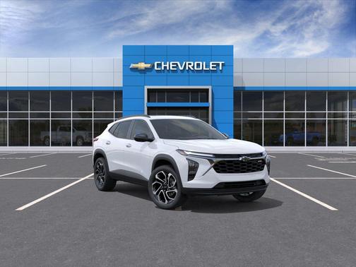 Summit White 2026 Chevrolet Trax FWD 2RS
