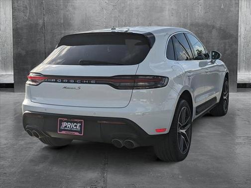 2022 Porsche Macan Base