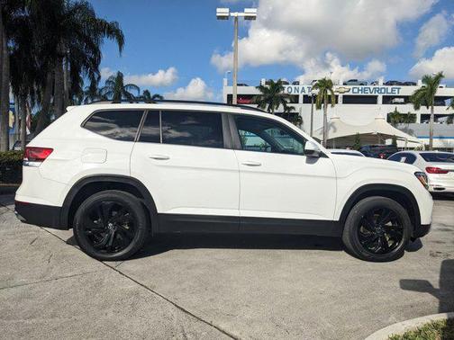 2022 Volkswagen Atlas 2.0T SE w/Technology 4MOTION