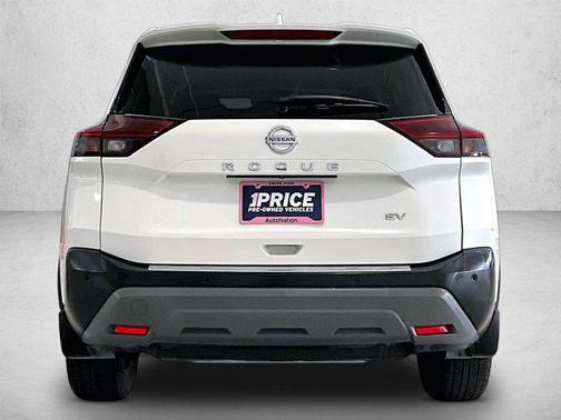 Pearl White Tricoat 2021 Nissan Rogue SV