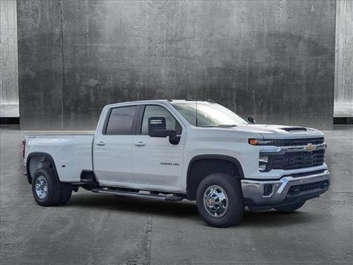 2025 Chevrolet Silverado 3500 LT