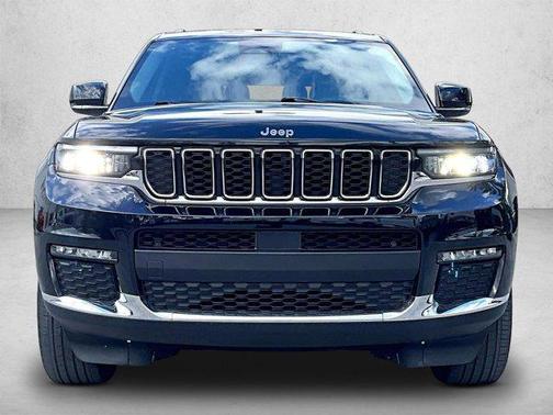 Diamond Black Crystal Pearlcoat 2023 Jeep Grand Cherokee L Limited