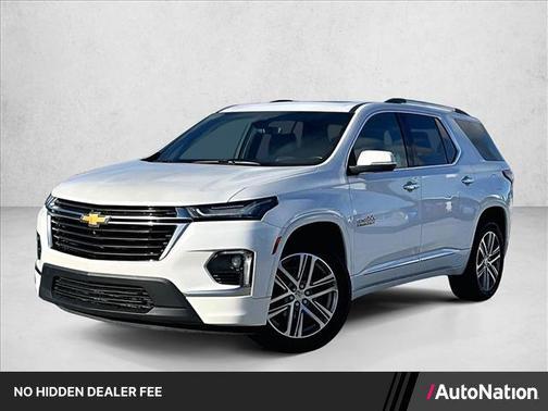 Iridescent Pearl Tricoat 2022 Chevrolet Traverse High Country