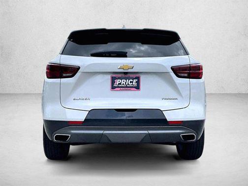Iridescent Pearl Tricoat 2023 Chevrolet Blazer Premier
