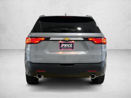 Sterling Gray Metallic 2023 Chevrolet Traverse LT Cloth