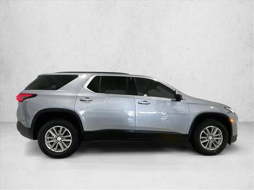 Sterling Gray Metallic 2023 Chevrolet Traverse LT Cloth
