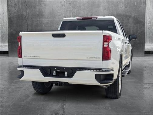 2025 Chevrolet Silverado 1500 Custom