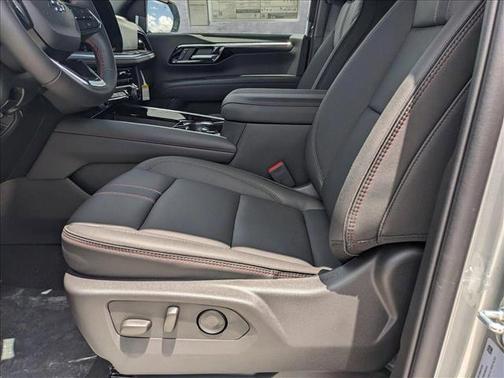 2025 Chevrolet Suburban RST