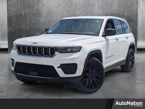 2023 Jeep Grand Cherokee Laredo