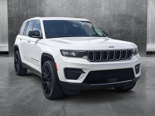 2023 Jeep Grand Cherokee Laredo