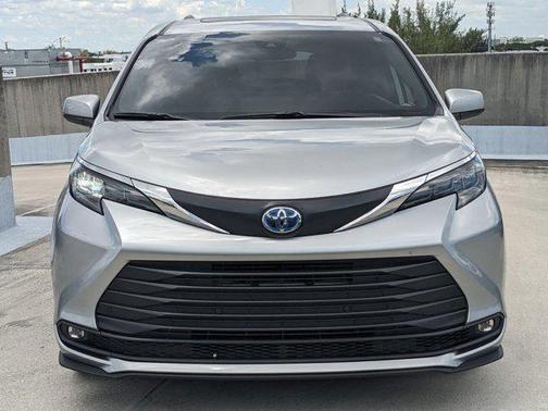 2025 Toyota Sienna XLE 7 Passenger