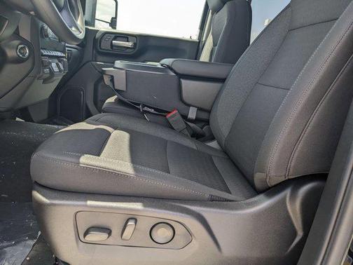 2025 Chevrolet Silverado 2500 Custom