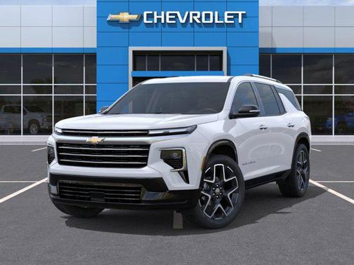 Polar White Tricoat 2026 Chevrolet Traverse High Country