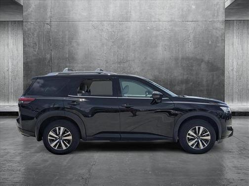 2024 Nissan Pathfinder SL FWD