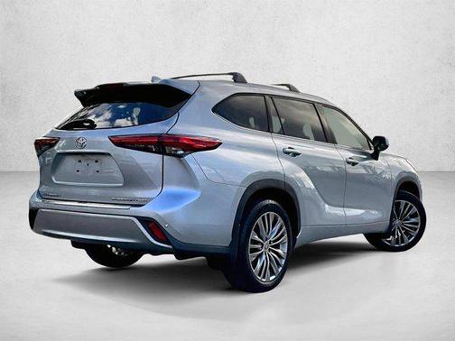 Celestial Silver Metallic 2021 Toyota Highlander Platinum