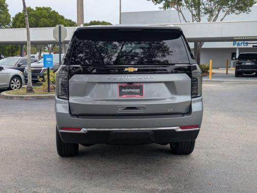2025 Chevrolet Suburban LT