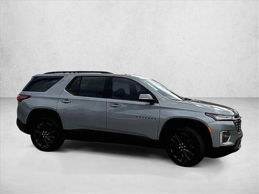 Sterling Gray Metallic 2023 Chevrolet Traverse RS
