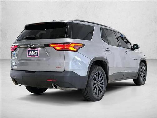 Sterling Gray Metallic 2023 Chevrolet Traverse RS