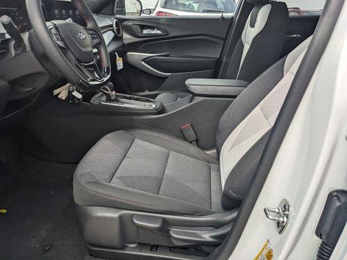 2025 Chevrolet Trax FWD 1RS
