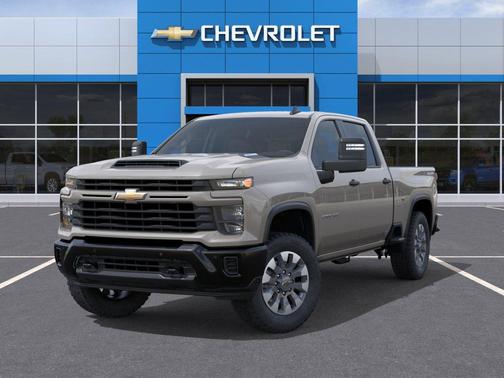 White Sands 2026 Chevrolet Silverado 2500 Custom